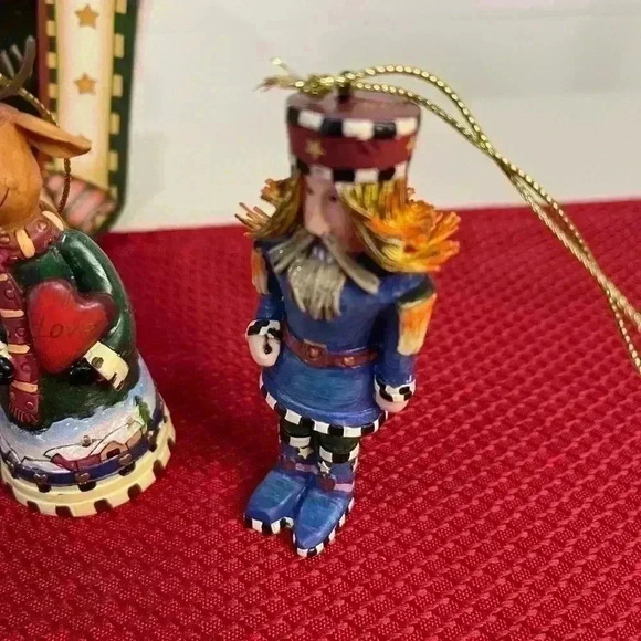 Christmas ornament set of five handcrafted poly resin metal ornaments, new inbox - Picture 4 of 8